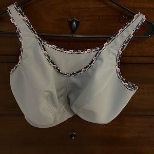 Glamorise Sports Bra size 36G
